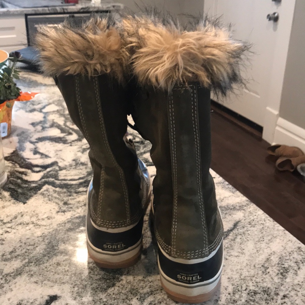 Sorel “Joan of Arcadia” boots